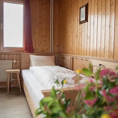 Hotel Berggasthaus Zanuz