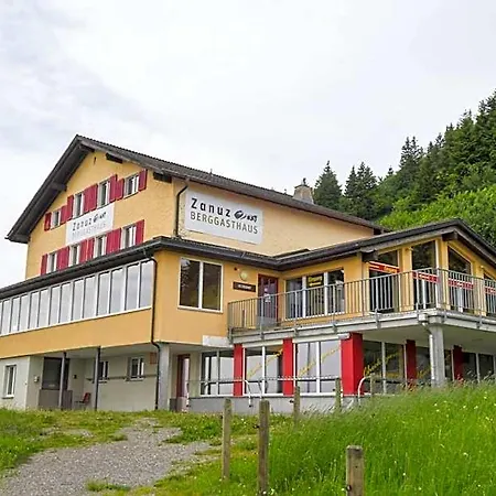 Berggasthaus Zanuz Hotel *