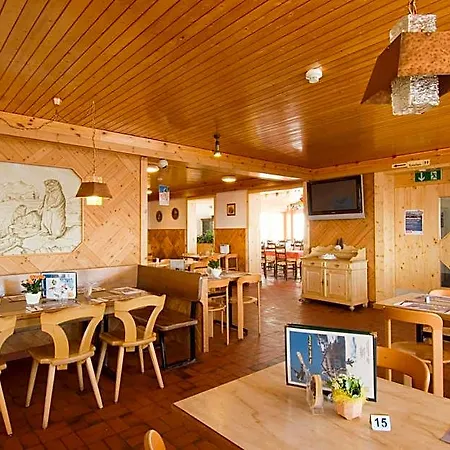 Hotel Berggasthaus Zanuz *