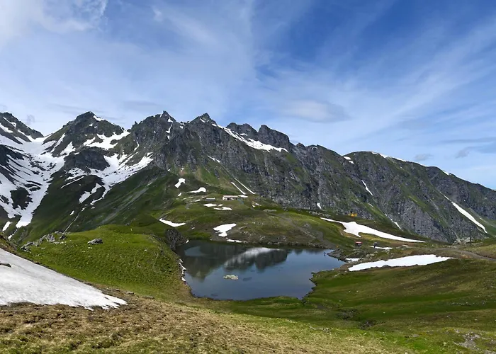 Hotel Berggasthaus Zanuz *
