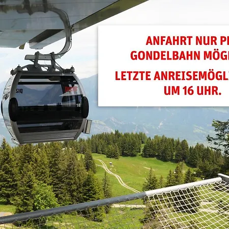 Berggasthaus Zanuz فندق